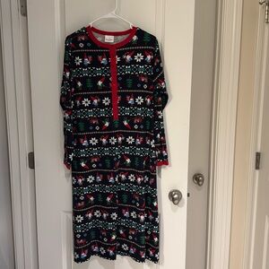 Hanna Andersson nightgown. Gnome motif. Size small women’s. EUC/NWOT.